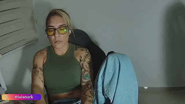 Snapshot of Isis69_ chatting on February 28, 2026, 1:28 am Isis69 online show from February 28, 2026, 1:28 am