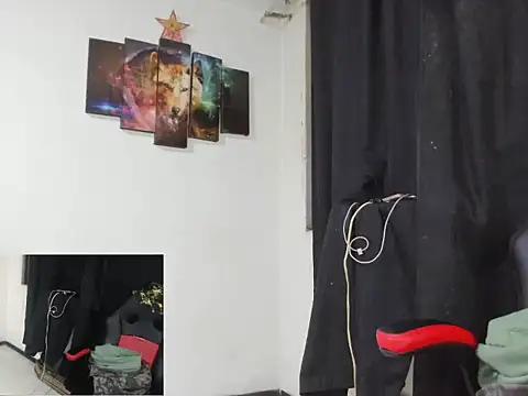 liiarosex online show from May 27, 2026, 4:09 am
