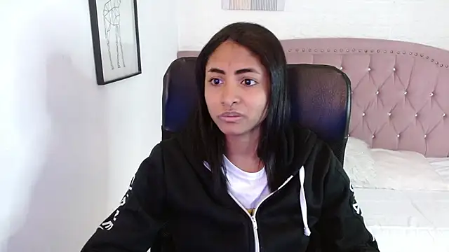 shaneelle online show from November 1, 2025, 3:08 am