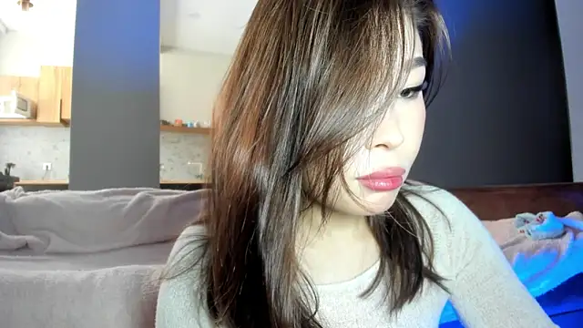 Yukisans online show from February 28, 2025, 10:52 am