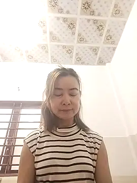 Snapshot of Sexy-ladyboobs20 chatting on October 5, 2025, 1:15 am Sexy-ladyboobs20 online show from October 5, 2025, 1:15 am