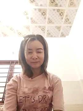 Snapshot of Sexy-ladyboobs20 chatting on October 15, 2025, 1:17 am Sexy-ladyboobs20 online show from October 15, 2025, 1:17 am