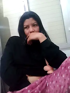 Snapshot of katymojadit chatting on December 29, 2024, 7:43 pm katymojadit online show from December 29, 2024, 7:43 pm