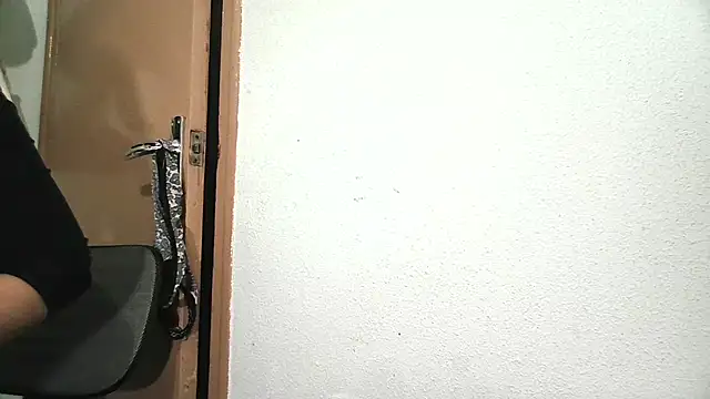 Snapshot of katymojadit chatting on February 19, 2026, 7:26 am katymojadit online show from February 19, 2026, 7:26 am