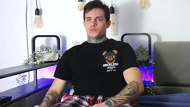 Snapshot of CarterCole chatting on February 3, 2025, 7:40 am CarterCole online show from February 3, 2025, 7:40 am