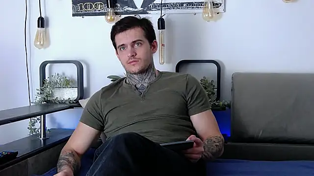 Snapshot of CarterCole chatting on March 9, 2025, 8:40 am CarterCole online show from March 9, 2025, 8:40 am