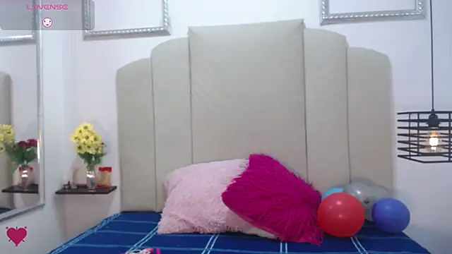 Snapshot of Grettel-ramirez chatting on January 14, 2025, 3:22 am Grettel-ramirez online show from January 14, 2025, 3:22 am