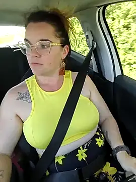 XXJulieXXhot online show from April 13, 2026, 2:22 pm