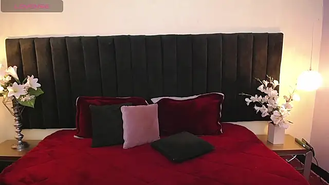 soft attraction online show from April 15, 2026, 7:32 pm