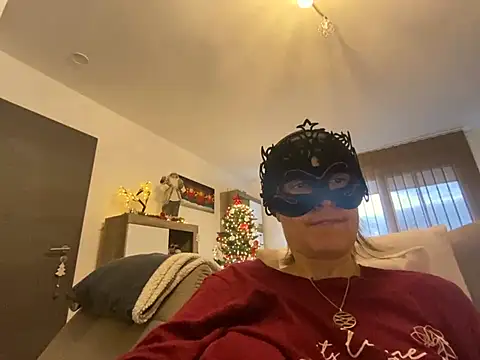 Marilou1983 online show from December 22, 2024, 1:55 pm