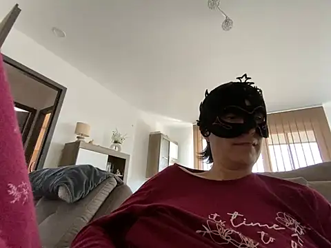 Marilou1983 online show from March 8, 2025, 12:30 pm