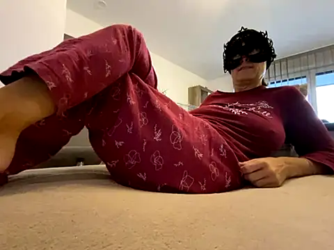 Marilou1983 online show from October 12, 2025, 6:23 am