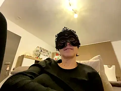 Marilou1983 online show from January 8, 2026, 9:28 pm