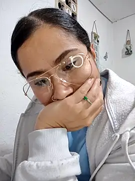 Sweet  Nurse1 online show from November 18, 2025, 4:33 pm