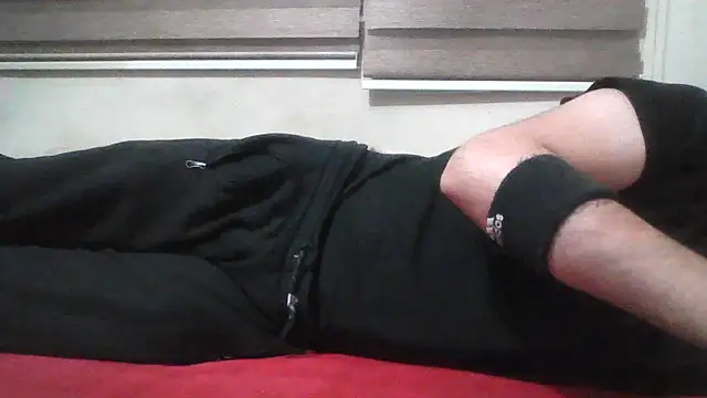 ekimeskim1 online show from January 8, 2026, 6:21 pm