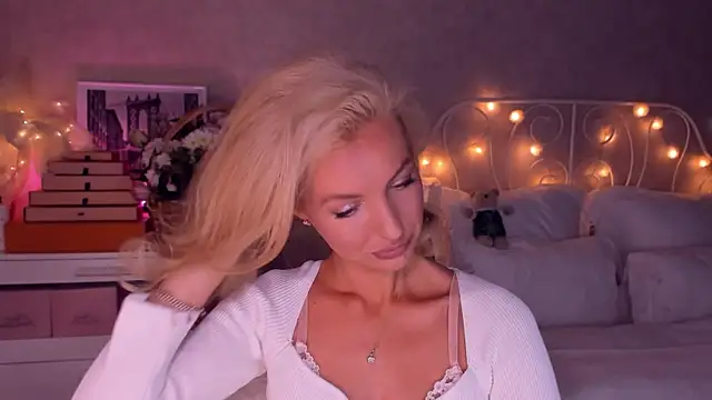 aestetick online show from December 18, 2025, 9:26 am