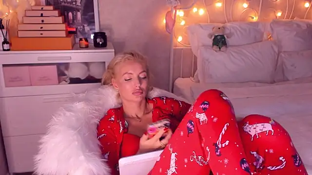 aestetick online show from January 7, 2026, 5:48 pm