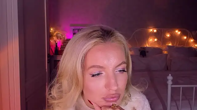 aestetick online show from February 2, 2026, 3:55 pm