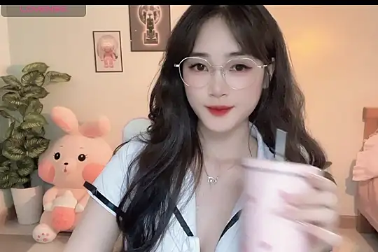  Aimy  online show from October 12, 2025, 4:11 am