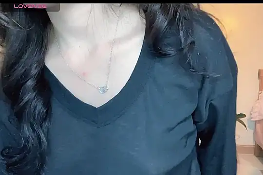  Aimy  online show from October 15, 2025, 4:51 pm