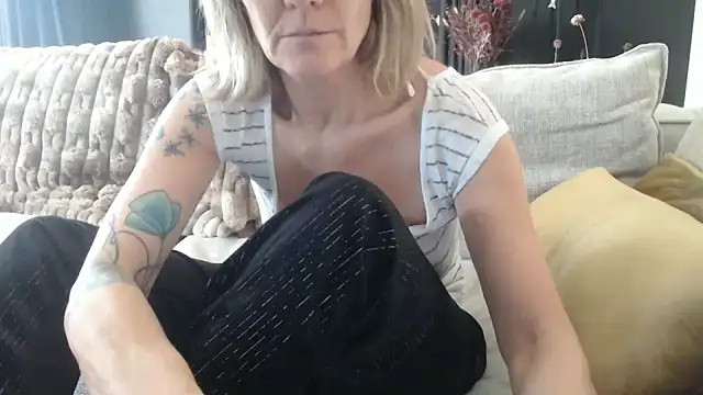 godinflower online show from November 7, 2025, 1:00 pm