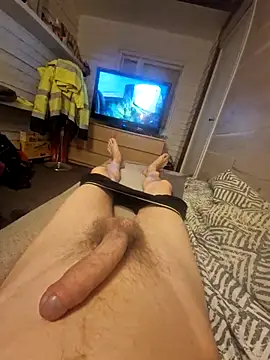 Snapshot of marcis222 chatting on December 1, 2025, 11:21 pm marcis222 online show from December 1, 2025, 11:21 pm