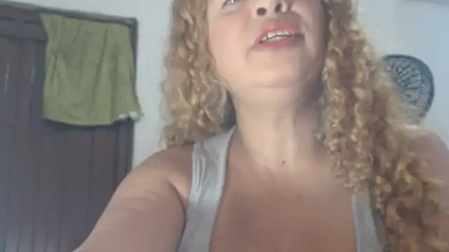 BustyAmanda online show from July 3, 2026, 12:44 pm