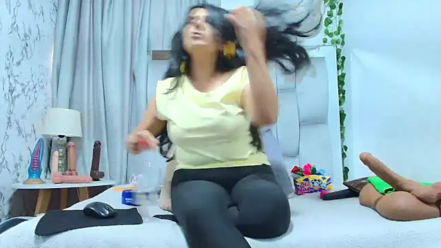  Marcela   online show from October 16, 2025, 12:28 pm