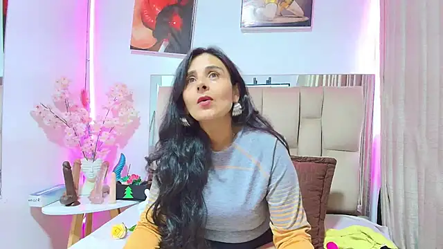  Marcela   online show from May 13, 2026, 11:29 am