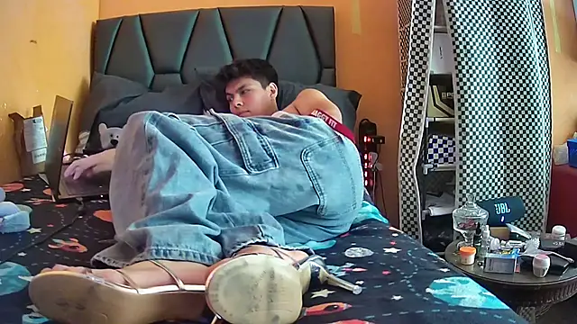 diegotorresd2312 online show from March 25, 2026, 5:41 pm