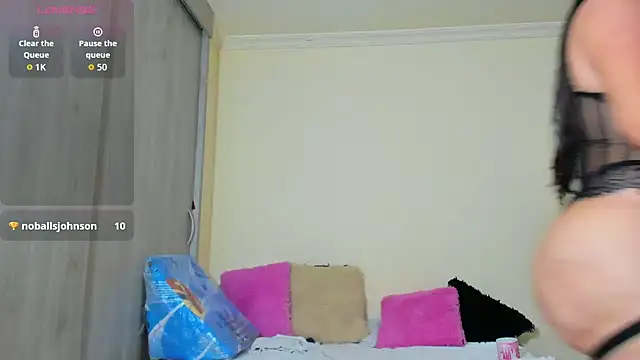 ValeryJohanson  online show from January 8, 2026, 10:45 pm