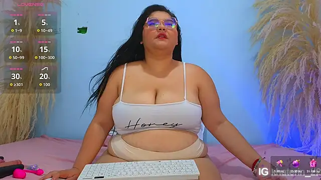 Snapshot of april_lopez6 chatting on November 2, 2025, 10:12 pm april lopez6 online show from November 2, 2025, 10:12 pm