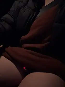 -Milfshake- online show from March 12, 2026, 5:41 pm