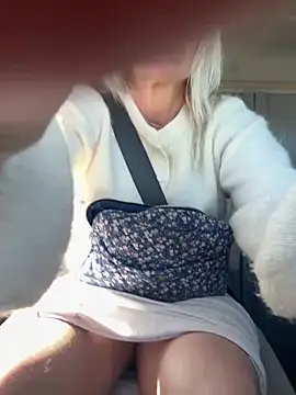 -Milfshake- online show from April 8, 2026, 11:10 am