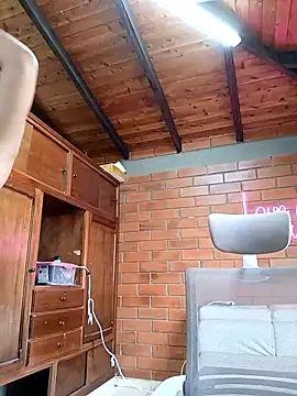 SamaraJay1 online show from January 17, 2026, 2:33 pm