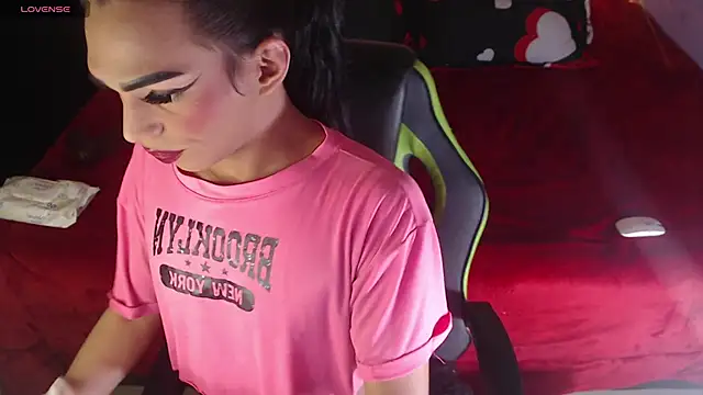 Snapshot of MARGOTFERRER chatting on November 13, 2025, 5:17 am MARGOTFERRER online show from November 13, 2025, 5:17 am