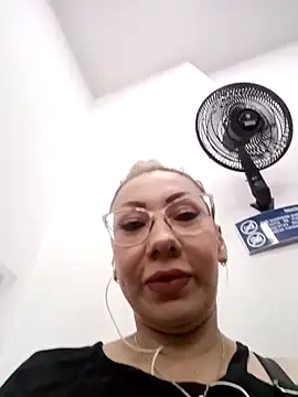 coral smitth online show from October 2, 2025, 6:26 pm