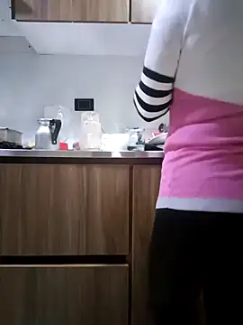 coral smitth online show from November 1, 2025, 7:27 pm