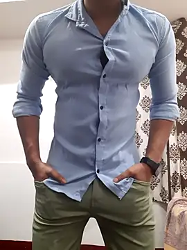 Snapshot of Guyinshortss chatting on November 1, 2025, 8:00 pm Guyinshortss online show from November 1, 2025, 8:00 pm