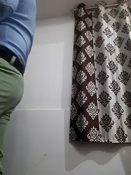 Snapshot of Guyinshortss chatting on February 23, 2026, 7:00 pm Guyinshortss online show from February 23, 2026, 7:00 pm