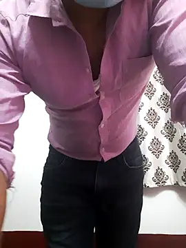 Guyinshortss online show from April 3, 2026, 8:07 pm