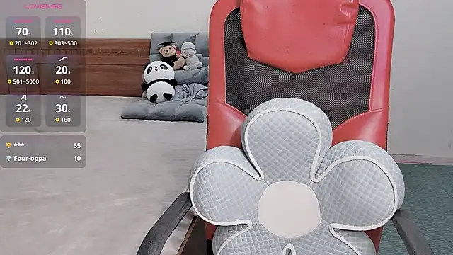 Snapshot of TrinhH_Nabbi chatting on November 18, 2025, 10:52 am TrinhH Nabbi online show from November 18, 2025, 10:52 am