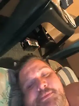 Ronny2510 online show from November 3, 2025, 9:27 pm