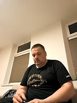 Ronny2510 online show from April 21, 2026, 7:39 pm