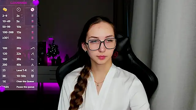 Sm0ly online show from December 30, 2024, 2:53 am