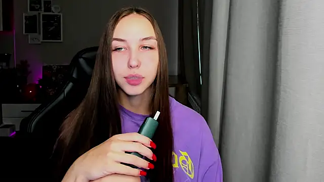 Sm0ly online show from September 23, 2025, 1:52 am