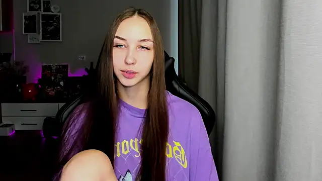 Sm0ly online show from September 24, 2025, 3:10 am