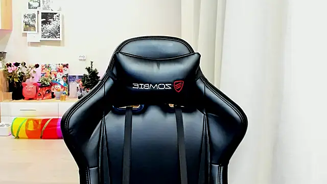 Sm0ly online show from October 23, 2025, 1:27 am