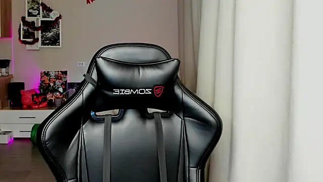 Sm0ly online show from January 7, 2026, 2:36 am