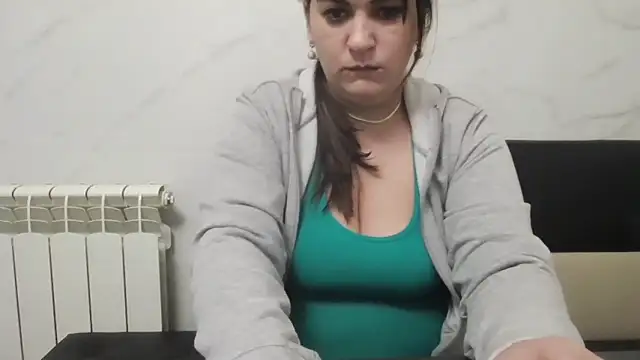 Snapshot of milfmomxx chatting on January 31, 2025, 7:51 pm milfmomxx online show from January 31, 2025, 7:51 pm